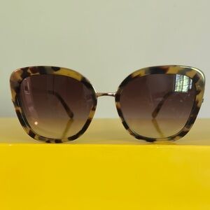 Chico's Tan and Brown Sunglasses Tortoise